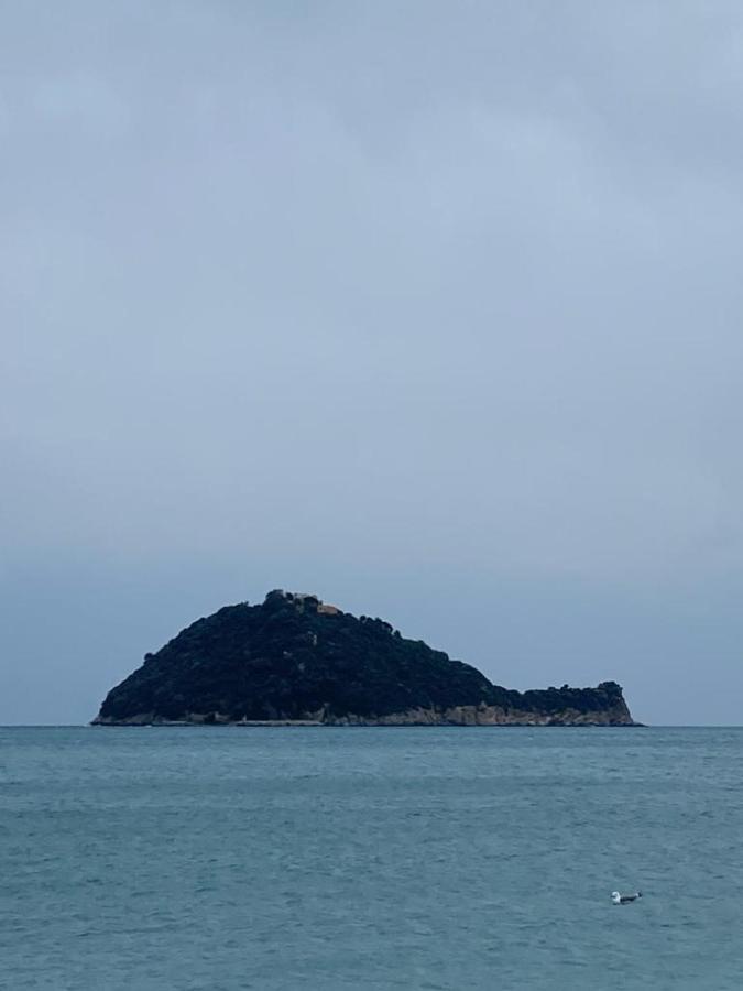 Appartamento Vista Mare Albenga Exterior photo